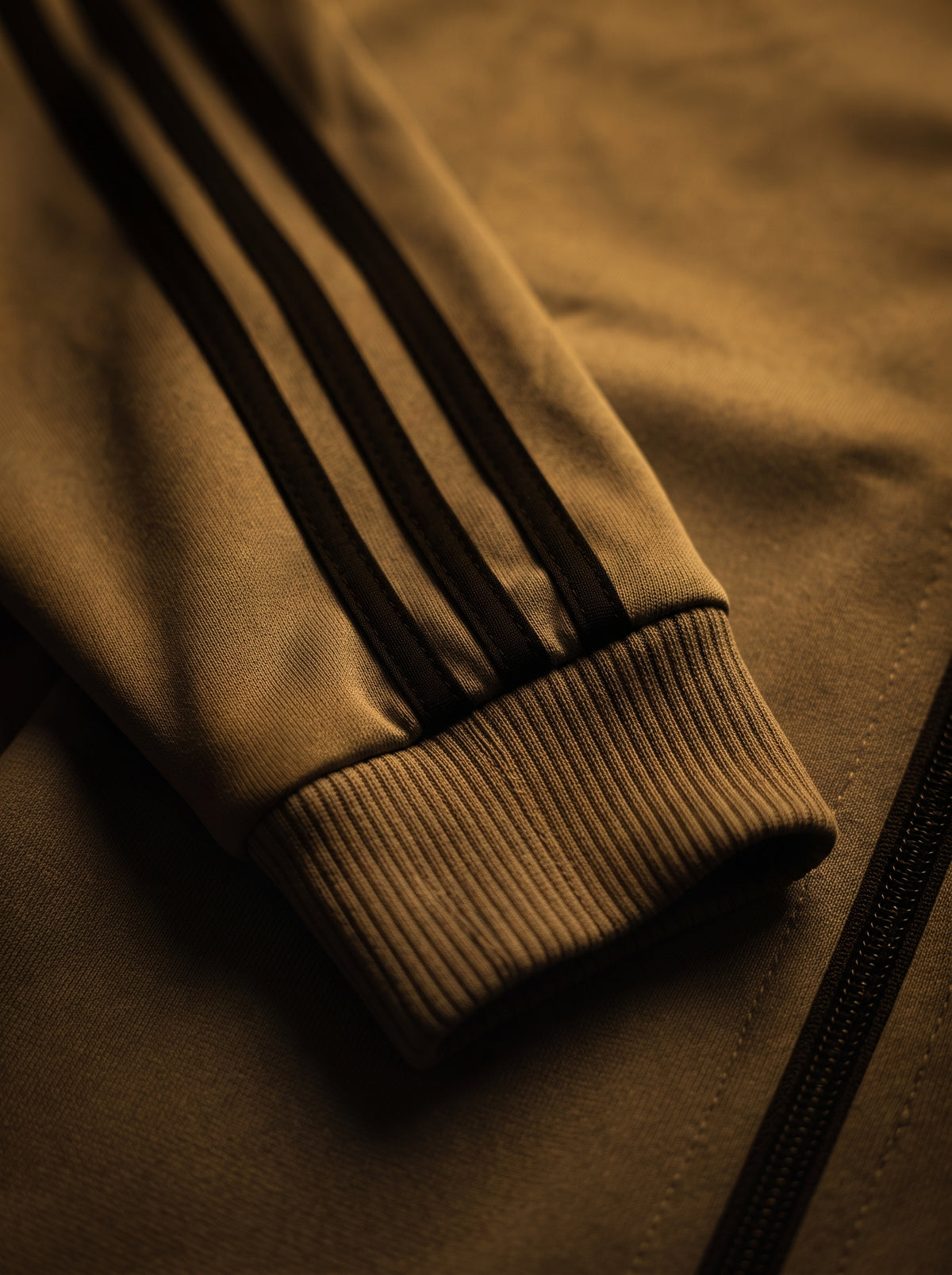 Men's Zip-Up 3-Stripe Winter Tracksuit – 220 GSM Warm Imported Fabric | Premium 2-Piece Set | 4 Colors – Nighat Apparel